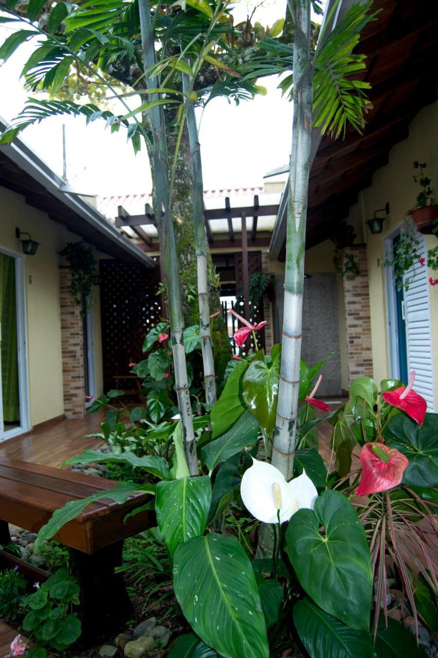 Pousada Ozean Bed & Breakfast Matinhos Exterior photo